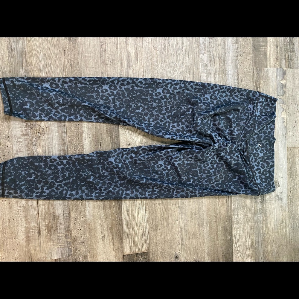 Stone leopard scrunchie light in Luxe 7/8 24 inch .